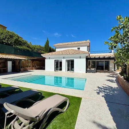 Villa Vista Heated Pool, Bbq, Parking, Ping-pong