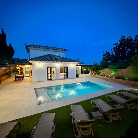Vista Heated Pool, Bbq, Parking, Ping-pong *