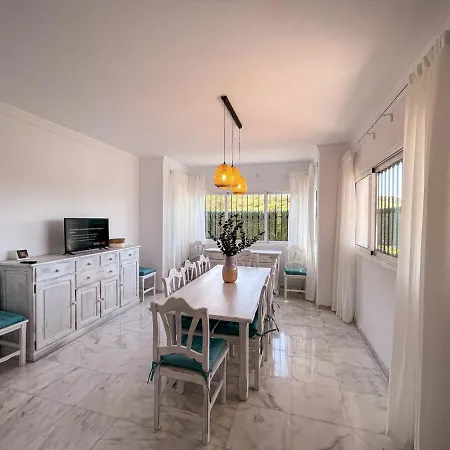 Villa Vista Heated Pool, Bbq, Parking, Ping-pong Malaga