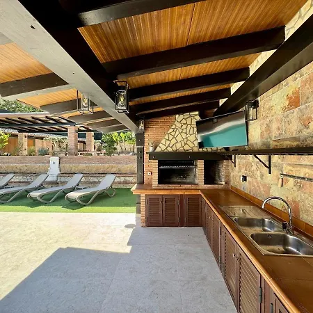 Vista Heated Pool, Bbq, Parking, Ping-pong Villa